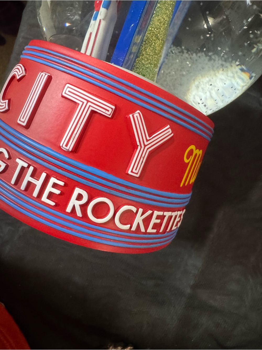 RADIO CITY Music Hall starring Rockettes Official Musical Snow-globe. Like New. - Picture 5 of 7